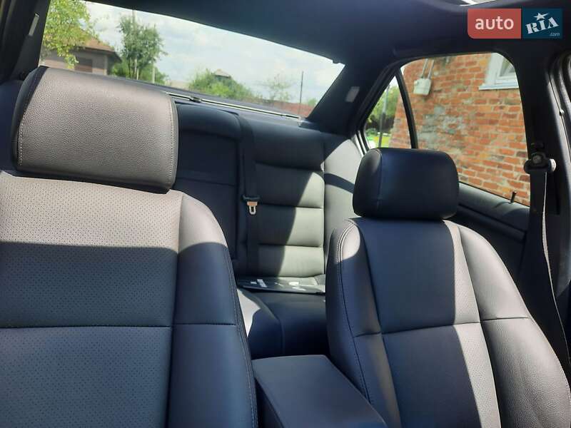 Седан BMW 3 Series 1993 в Киеве