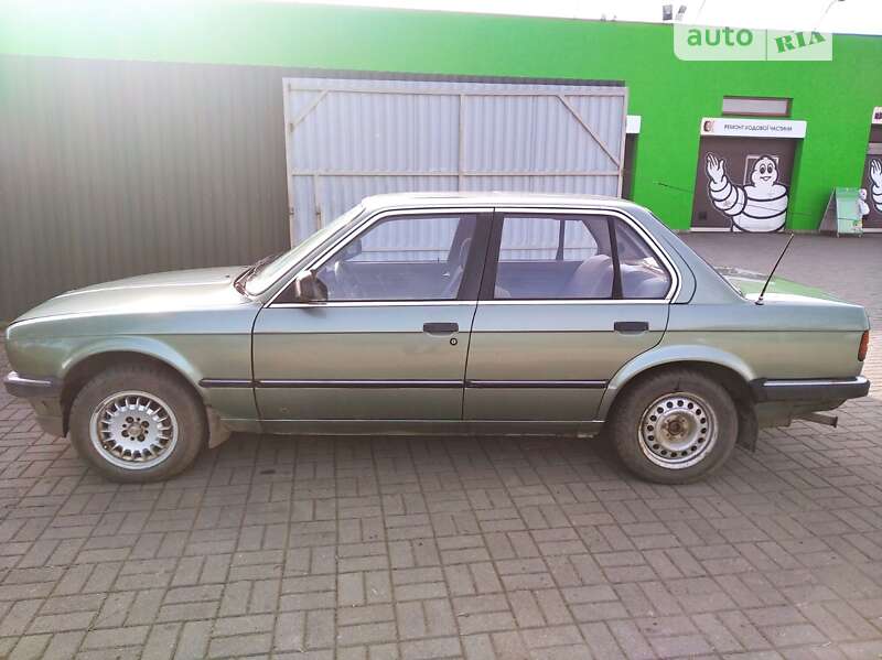 Седан BMW 3 Series 1985 в Ужгороде