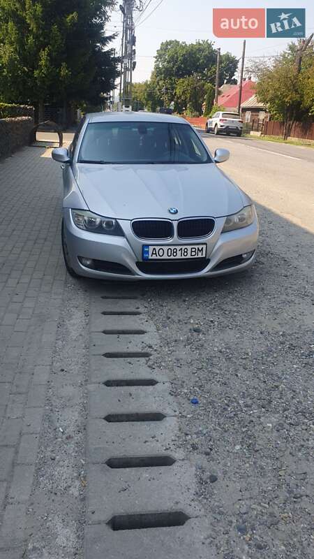 Седан BMW 3 Series 2009 в Тячеве