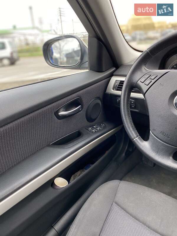 Седан BMW 3 Series 2010 в Умані фото 12 Седан BMW 3 Series 2010 в Умані