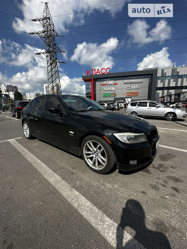 Седан BMW 3 Series 2010 в Валках