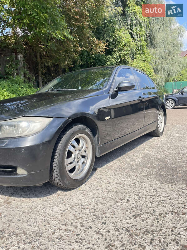 Седан BMW 3 Series 2005 в Києві