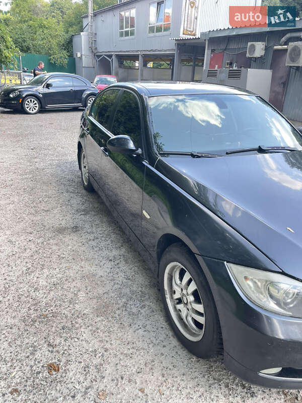 Седан BMW 3 Series 2005 в Києві