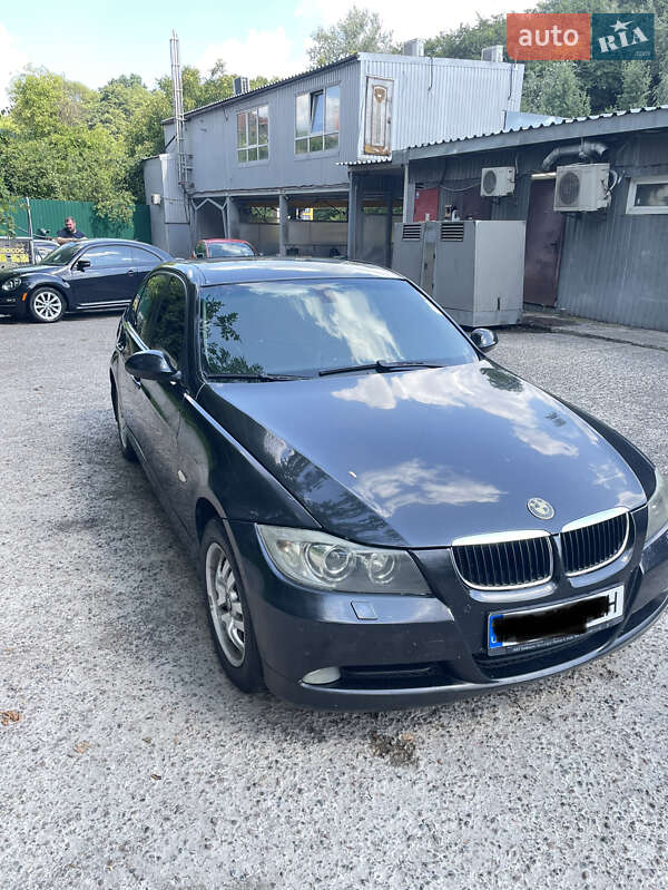 Седан BMW 3 Series 2005 в Києві