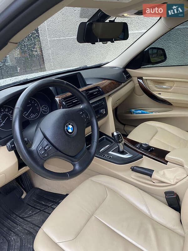 Седан BMW 3 Series 2013 в Ивано-Франковске