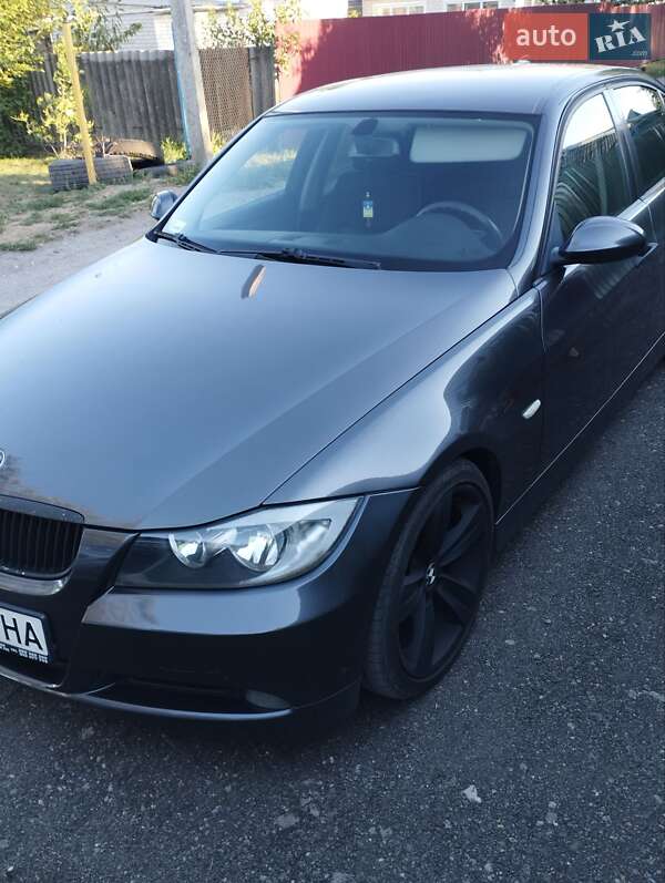 Седан BMW 3 Series 2005 в Знам'янці