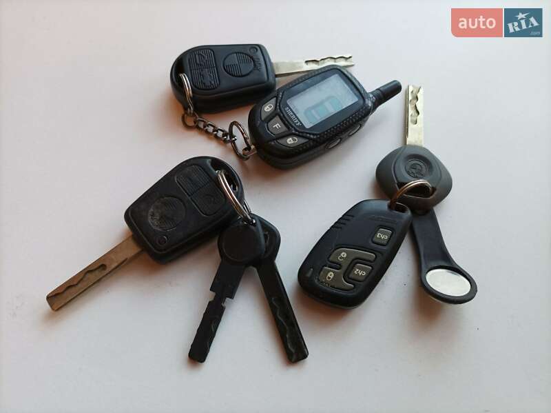 Седан BMW 3 Series 1999 в Маньковке