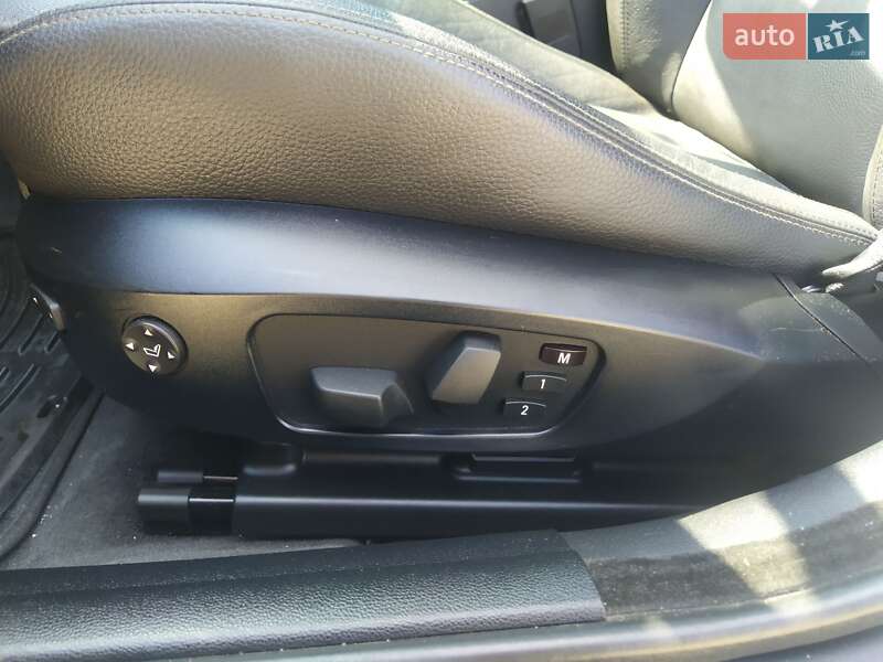 Седан BMW 3 Series 2009 в Львове