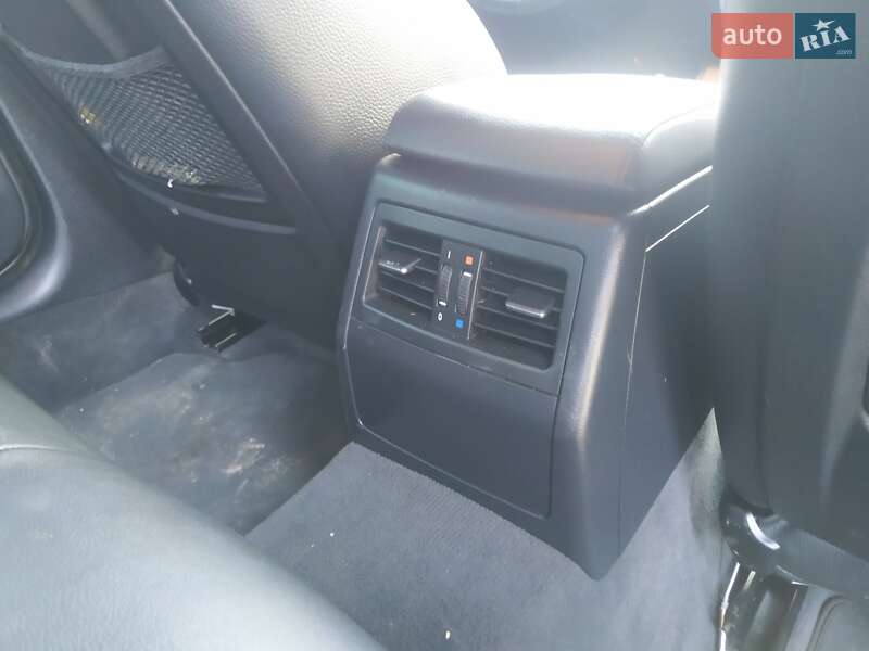 Седан BMW 3 Series 2009 в Львове