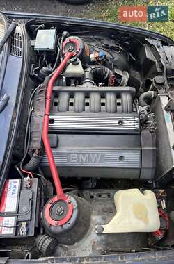 Седан BMW 3 Series 1987 в Вінниці