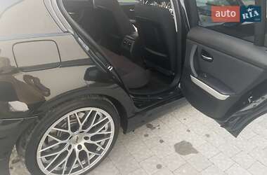 Седан BMW 3 Series 2010 в Новояворовске