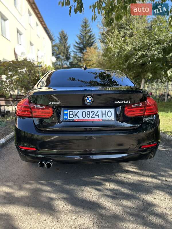 Седан BMW 3 Series 2014 в Млинове фото 18 Седан BMW 3 Series 2014 в Млинове