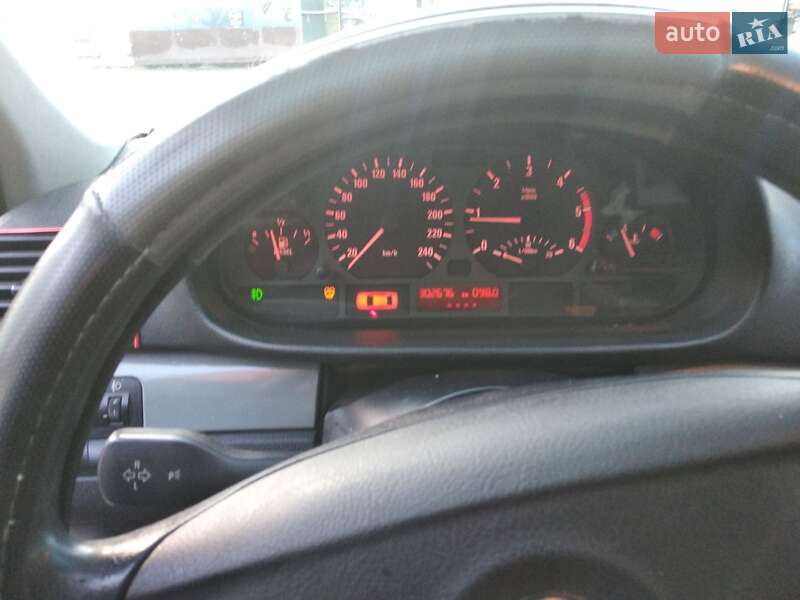 Седан BMW 3 Series 2000 в Днепре