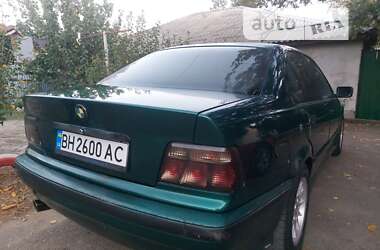 Седан BMW 3 Series 1992 в Одессе