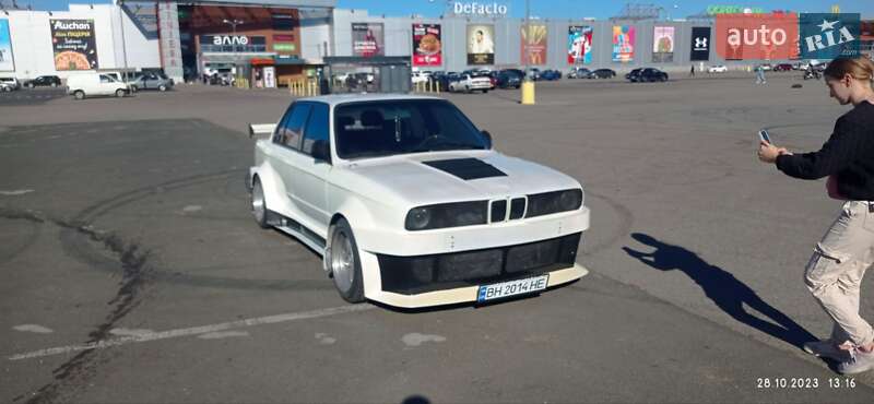 Седан BMW 3 Series 1986 в Одессе