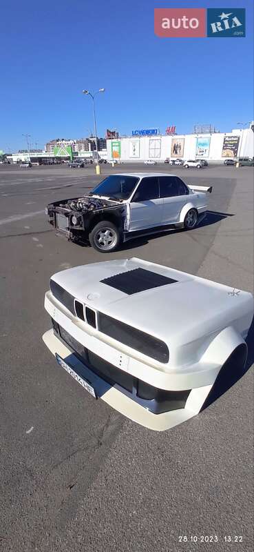 Седан BMW 3 Series 1986 в Одессе