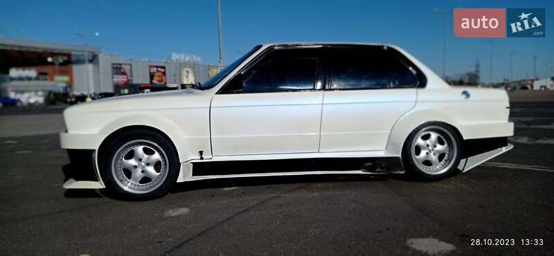 Седан BMW 3 Series 1986 в Одессе