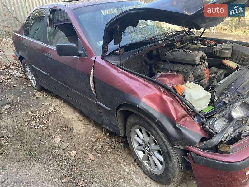 Универсал BMW 3 Series 1993 в Измаиле