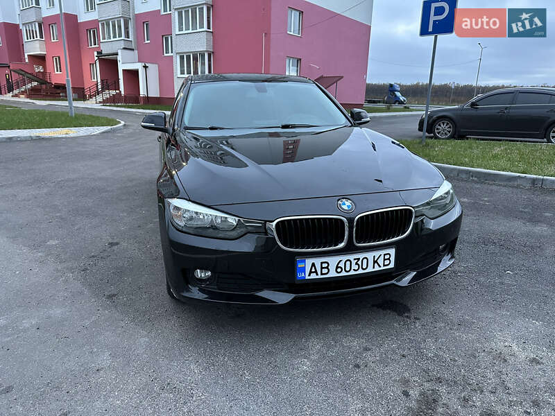Седан BMW 3 Series 2015 в Виннице