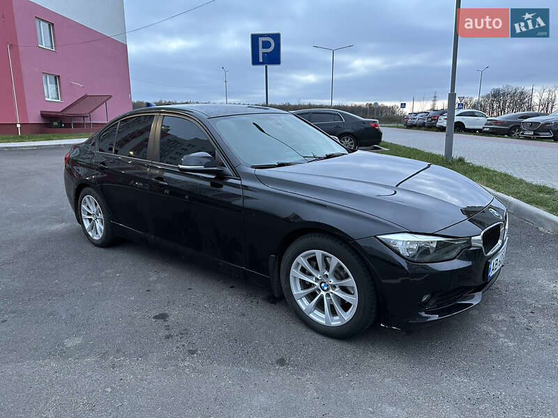 Седан BMW 3 Series 2015 в Виннице