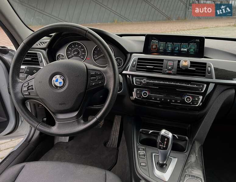 Седан BMW 3 Series 2017 в Львові