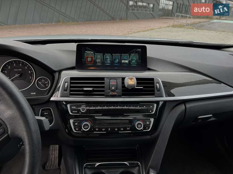 Седан BMW 3 Series 2017 в Львові
