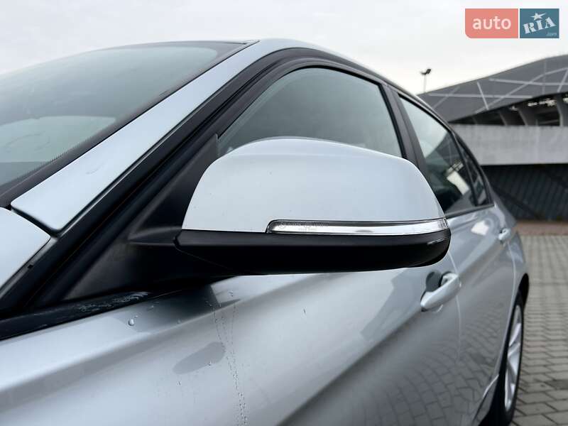 Седан BMW 3 Series 2017 в Львові