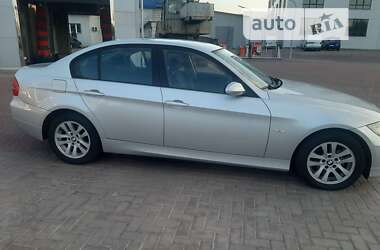 Седан BMW 3 Series 2005 в Нововолинську