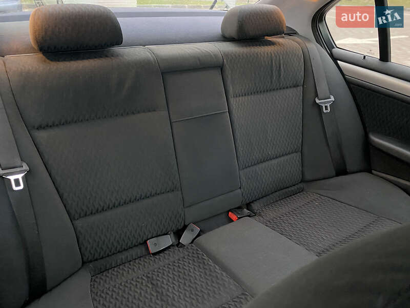 Седан BMW 3 Series 2001 в Кропивницком