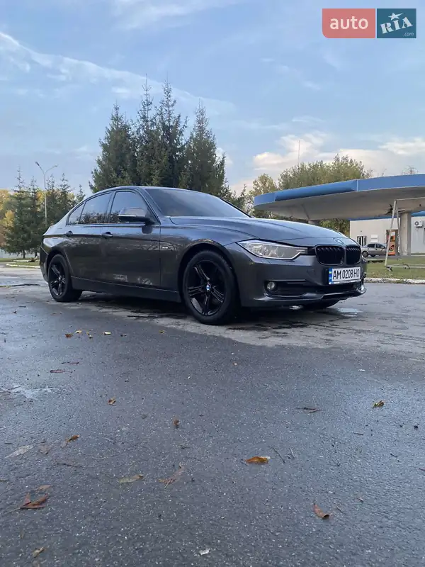 BMW 3 Series 2012 VIN WBAUT31030F262193 фото оголошення 15 з 48