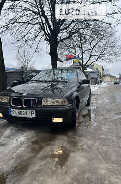 Седан BMW 3 Series 1993 в Рава-Русской
