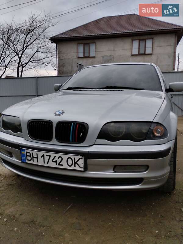 Седан BMW 3 Series 2000 в Рени