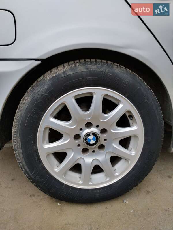 Седан BMW 3 Series 2000 в Рени