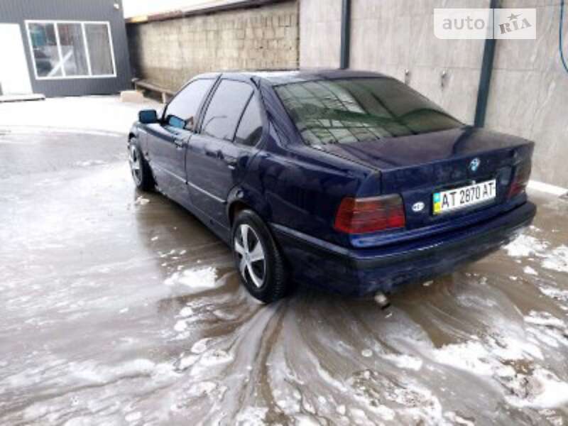 Седан BMW 3 Series 1995 в Городенке