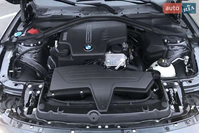 Седан BMW 3 Series 2017 в Киеве