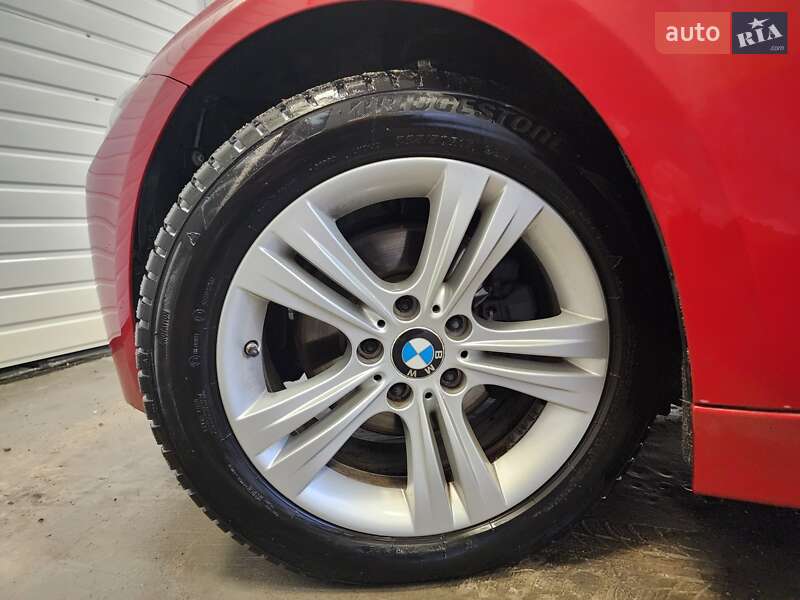 Седан BMW 3 Series 2016 в Вышгороде