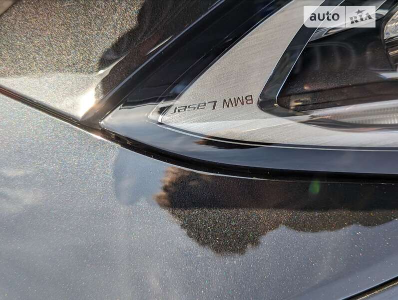 Седан BMW 3 Series 2019 в Львове