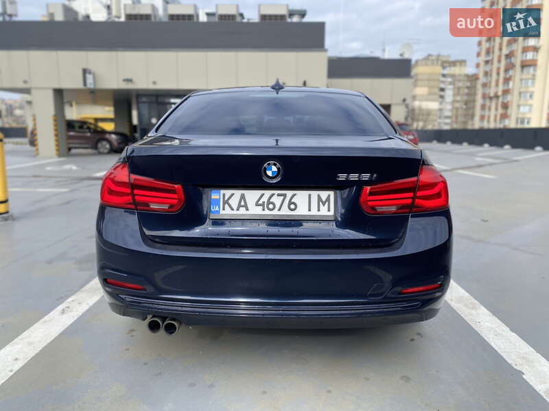 Седан BMW 3 Series 2015 в Киеве