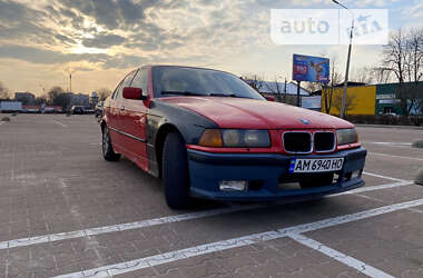Седан BMW 3 Series 1992 в Житомире