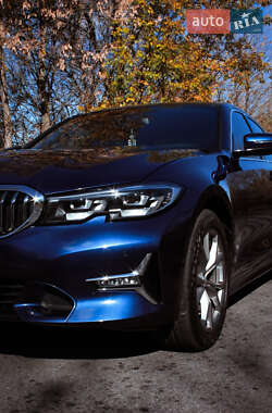 Седан BMW 3 Series 2019 в Кам'янському