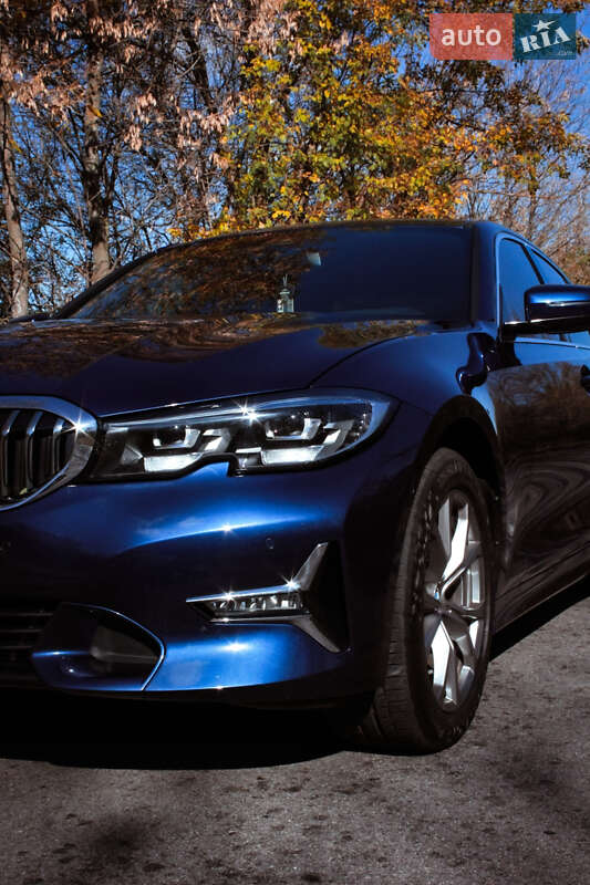 Седан BMW 3 Series 2019 в Кам'янському