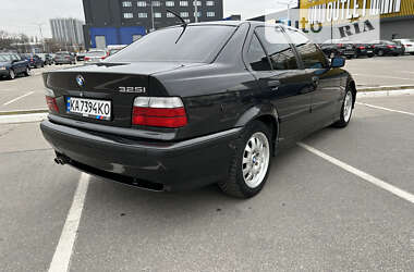 Седан BMW 3 Series 1994 в Киеве