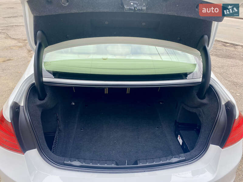 Седан BMW 3 Series 2012 в Одесі