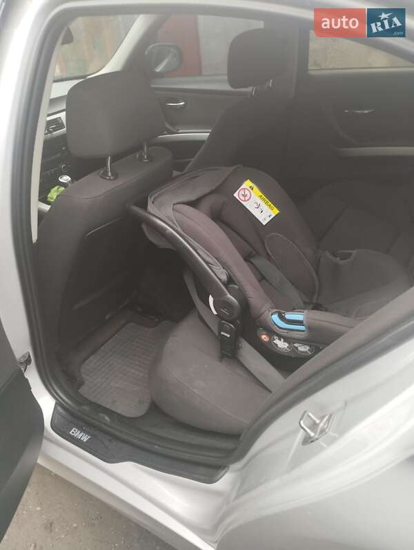 Седан BMW 3 Series 2010 в Рава-Русской