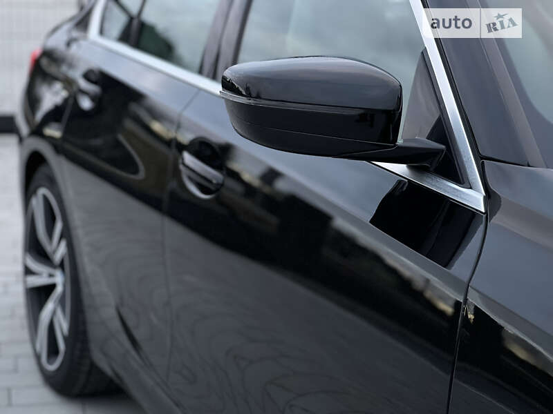 Седан BMW 3 Series 2019 в Львові