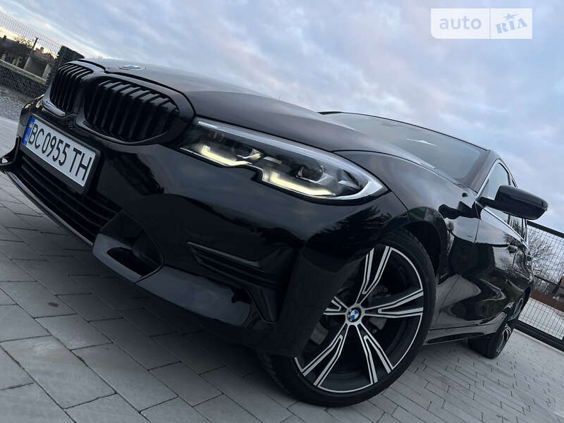 Седан BMW 3 Series 2019 в Львові