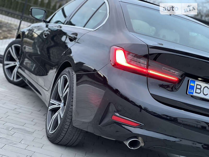 Седан BMW 3 Series 2019 в Львові