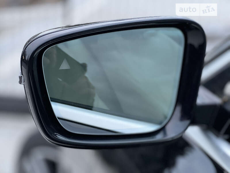 Седан BMW 3 Series 2019 в Львові