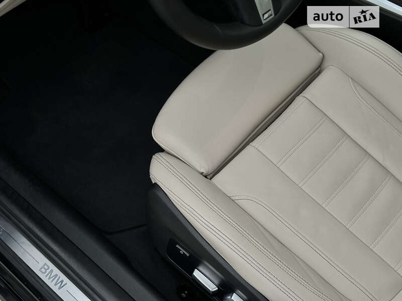 Седан BMW 3 Series 2019 в Львові