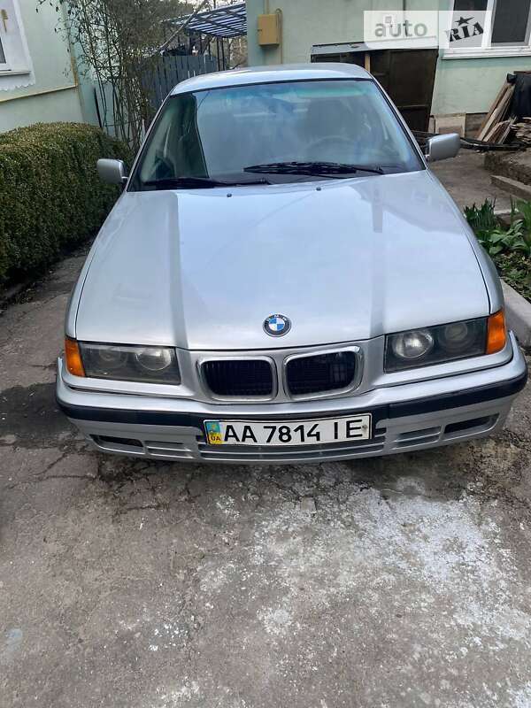 Седан BMW 3 Series 1991 в Гостомеле